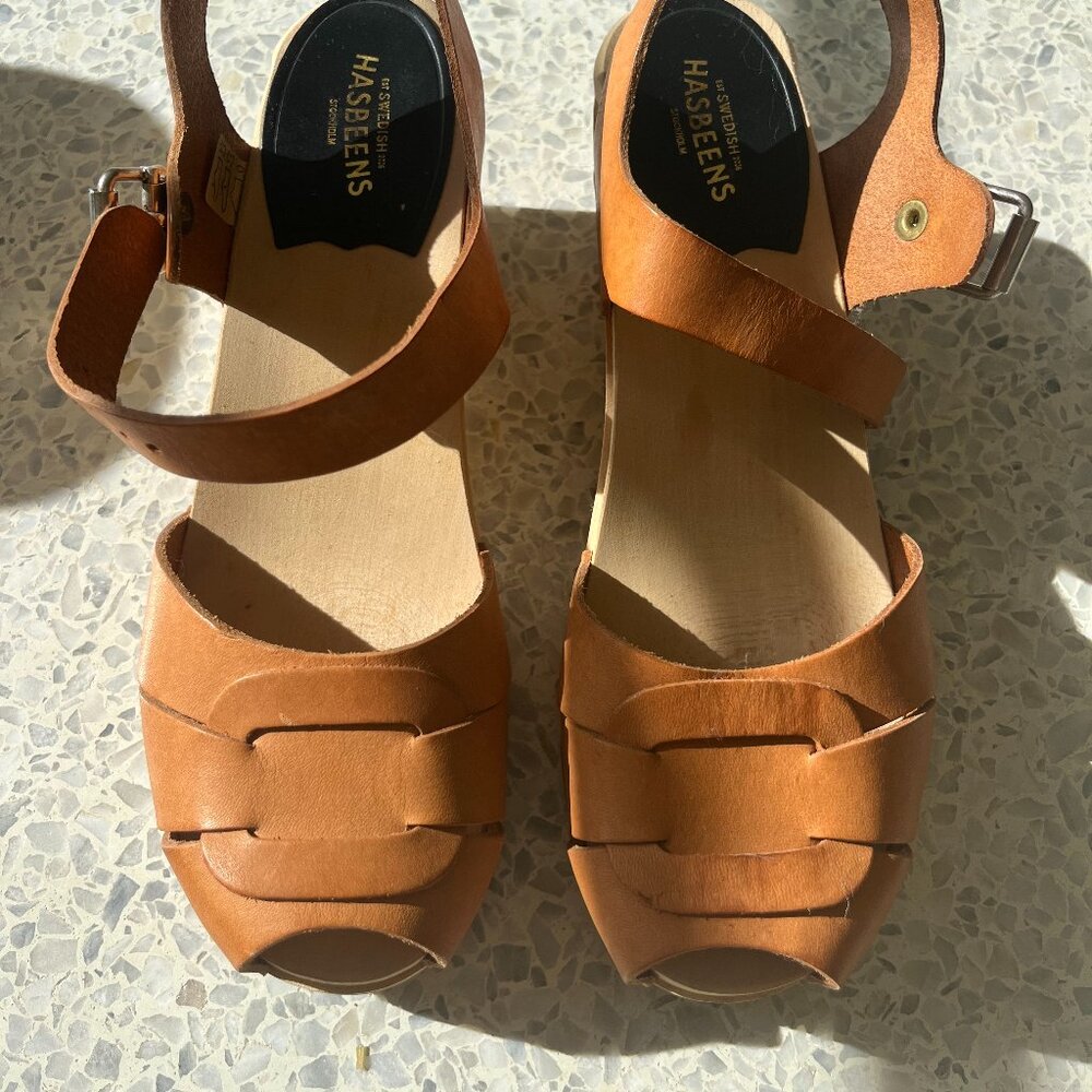 Swedish Hasbeens Women Size 37 Tan Leather Peep-Toe Wood Heel Clog Sandals -